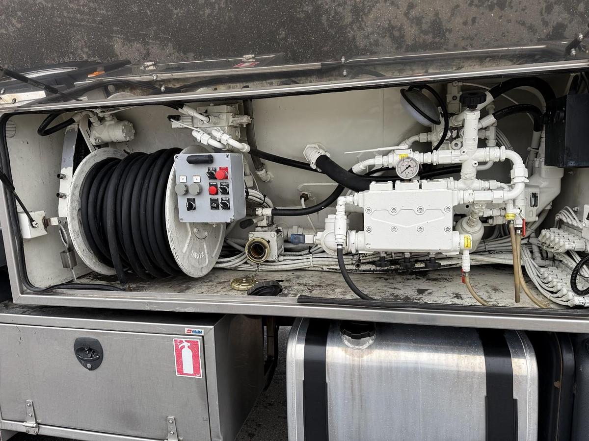 Meget god 2010 Volvo FM420 6x2*4 EEV Interconsult 12.700 l. Rustfri