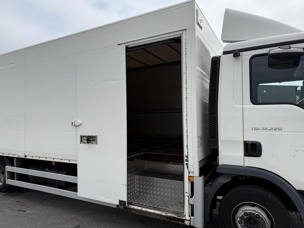 Meget god MAN TGL 12.220 4x2 Euro 6 Lukket kasse