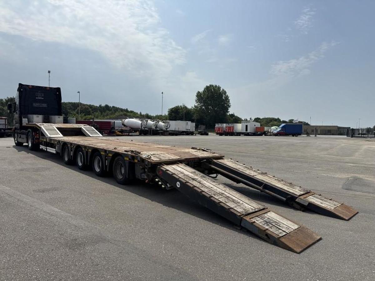 God Kässbohrer 4 akslet Udtrækkelig Maskintrailer