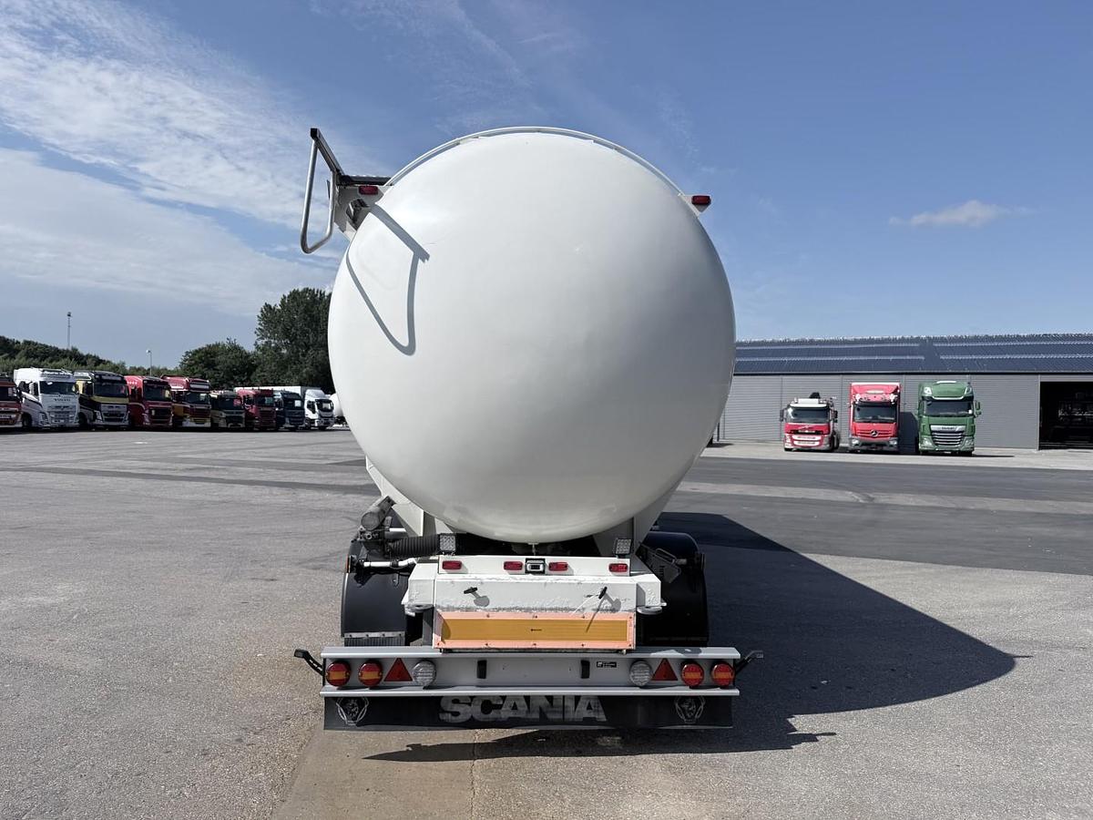 Meget god HMK Bilcon 30 t. 42 m3 Silo tank 6 rum