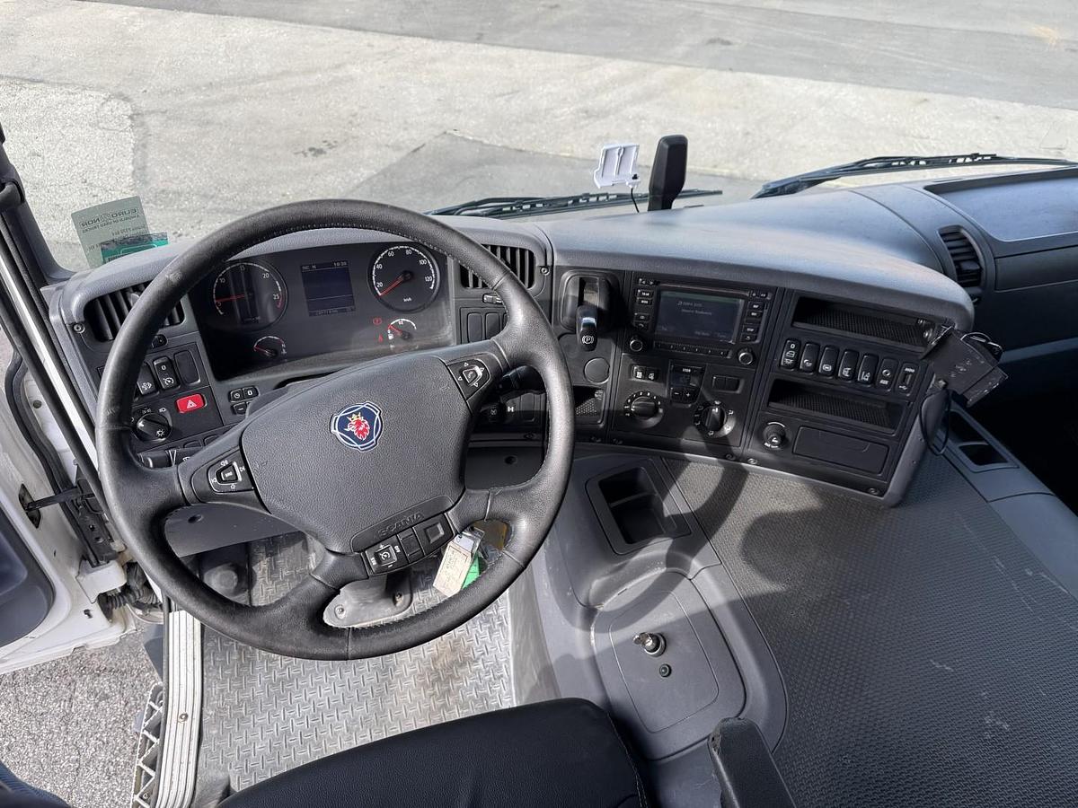 God Scania P370 6x4 Liebherr THP140H 24 M4 XH