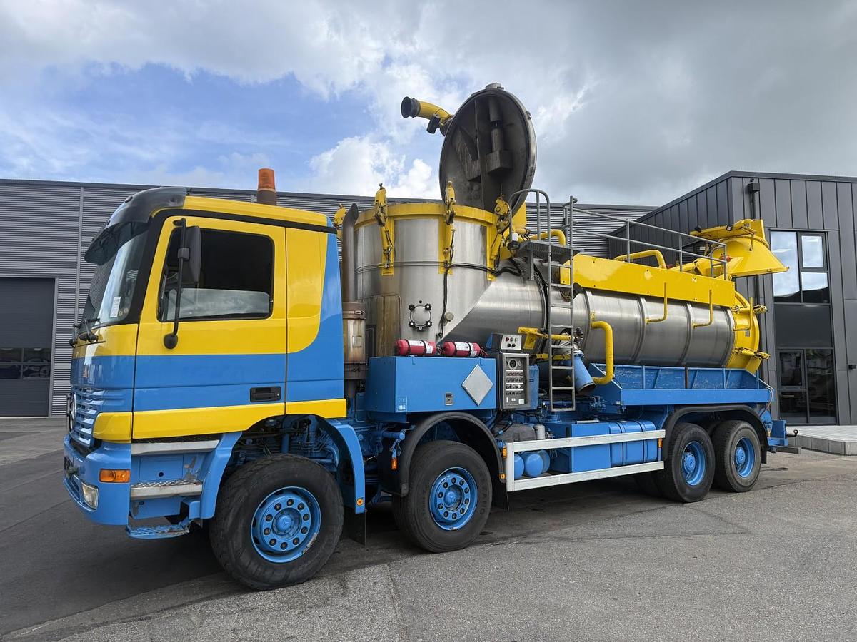 God MB Actros 4140 8x4 KOKS MEGAVAC 8000 ADR 13.500 l. Rustfri stål Tørsuger