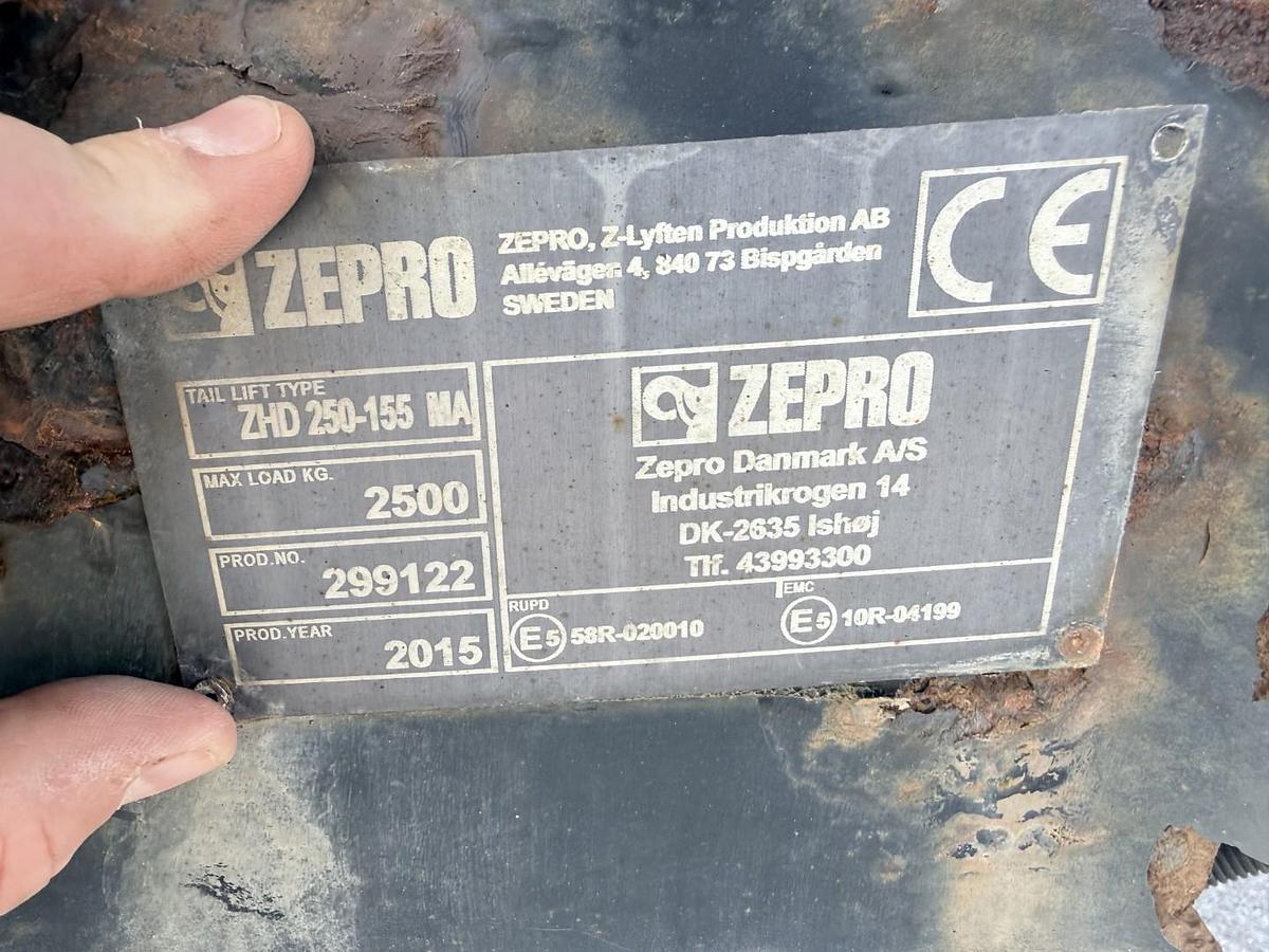 God 2015 Scania P320 6x2*4 Carrier Supra 1250 Mt 9.80 m. kasse