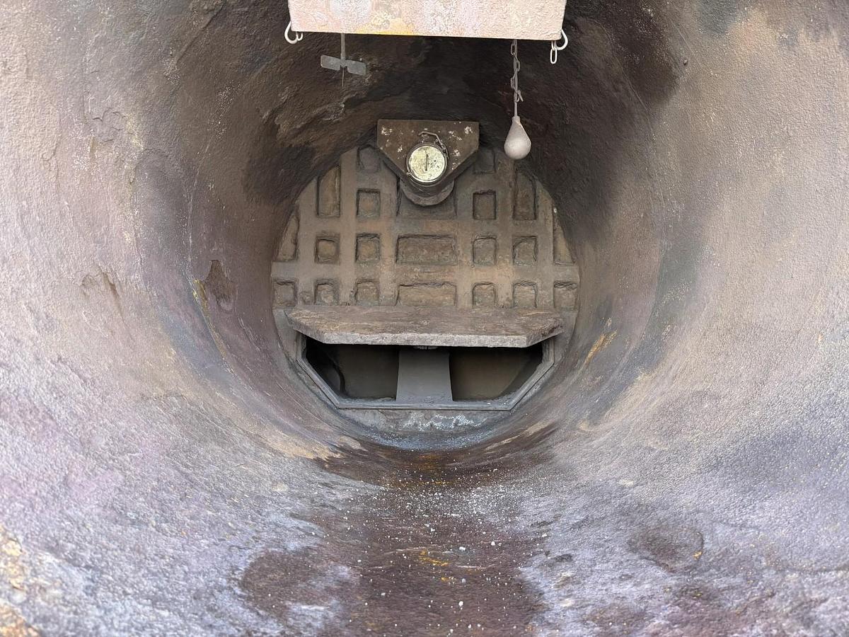 God 2011 Scania R420 8x4*4 Disab Centurion P10 Tørsuger