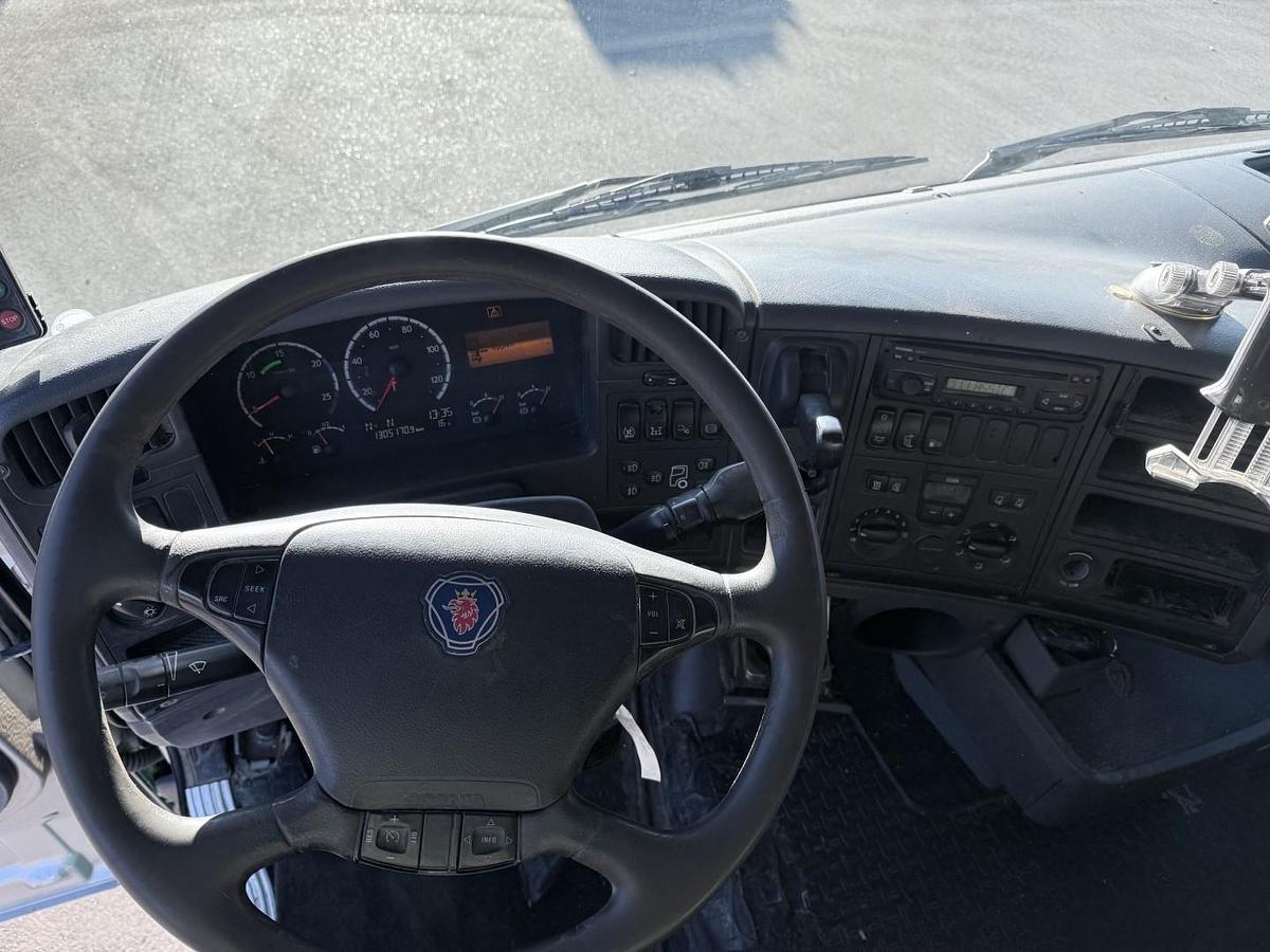 God Scania R380 4x2 Knæklad med hydraulisk rampe