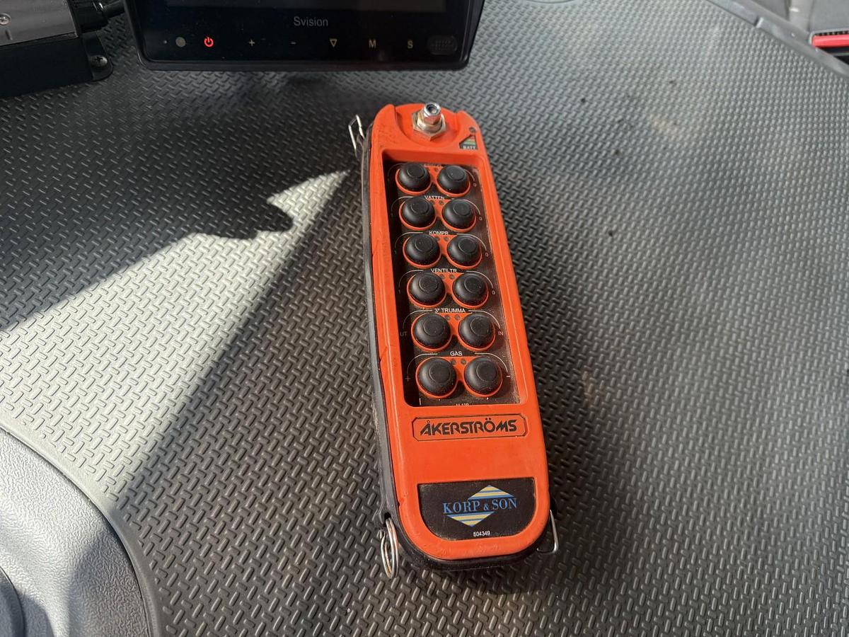 Meget god Scania P360 6x2*4 12.500 l. Korp & Son