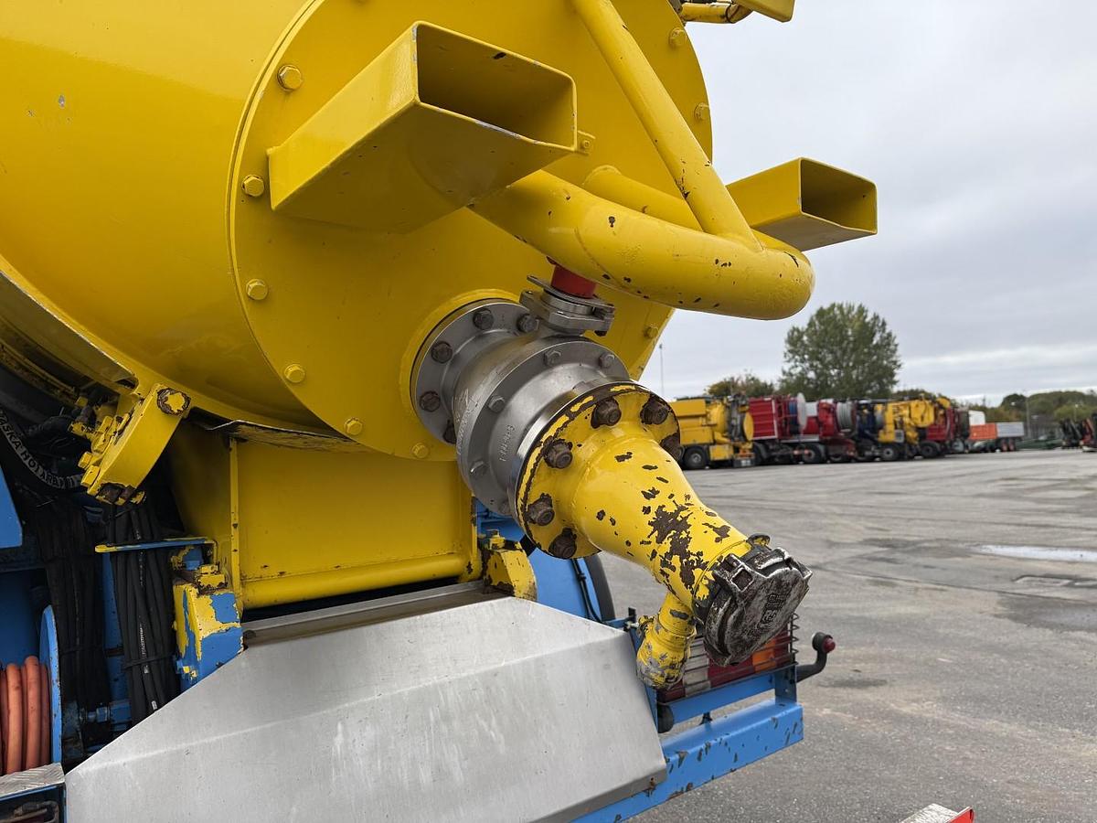 God 1999 Mercedes Actros 4140 8x4 KOKS MEGAVAC 8000 ADR 13.500 l. Rustfri stål