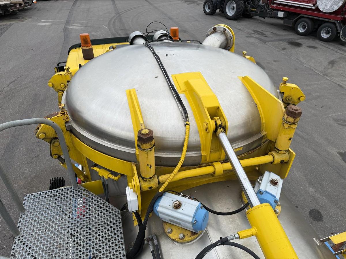 God 1999 Mercedes Actros 4140 8x4 KOKS MEGAVAC 8000 ADR 13.500 l. Rustfri stål