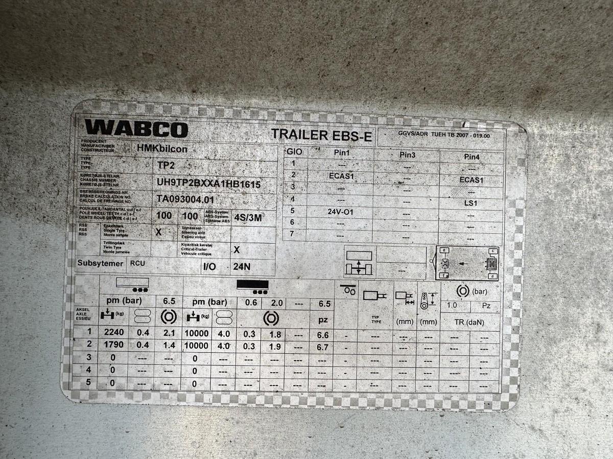 Meget god HMK Bilcon 22.000 L. ADR 4 Rum