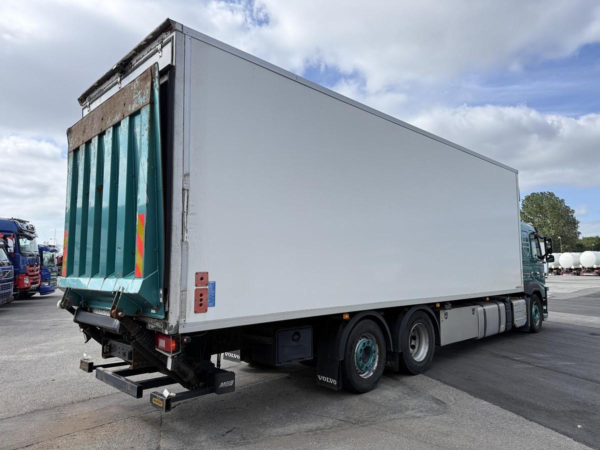 God Volvo FM330 6x2*4 Carrier Supra 1050 Nordic