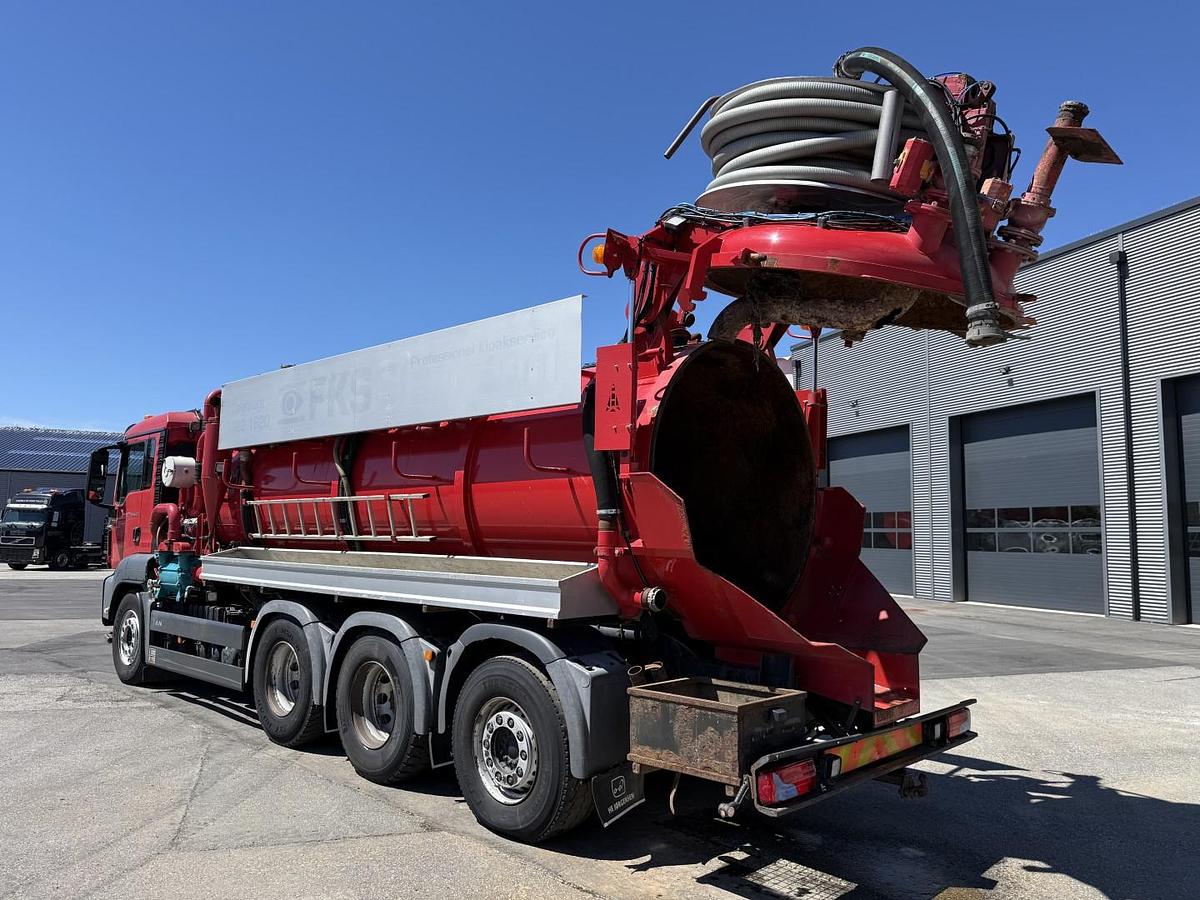 Meget god MAN TGS 35.480 8x4*4 Hvidtved Larsen 16.000 l.