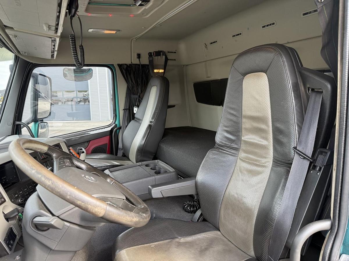 God Volvo FM330 6x2*4 Carrier Supra 1050 Nordic