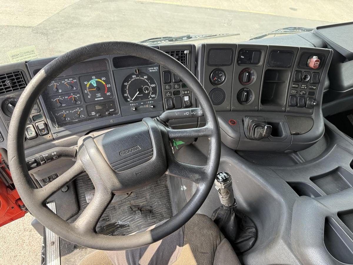 God Scania P94/260 4x2 NZ SLS590 Kombi 8.400 l.