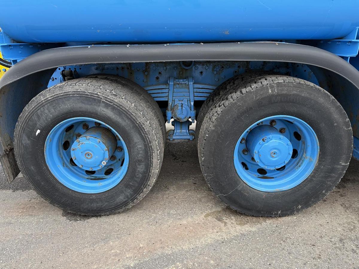 God 1999 Mercedes Actros 4140 8x4 KOKS MEGAVAC 8000 ADR 13.500 l. Rustfri stål