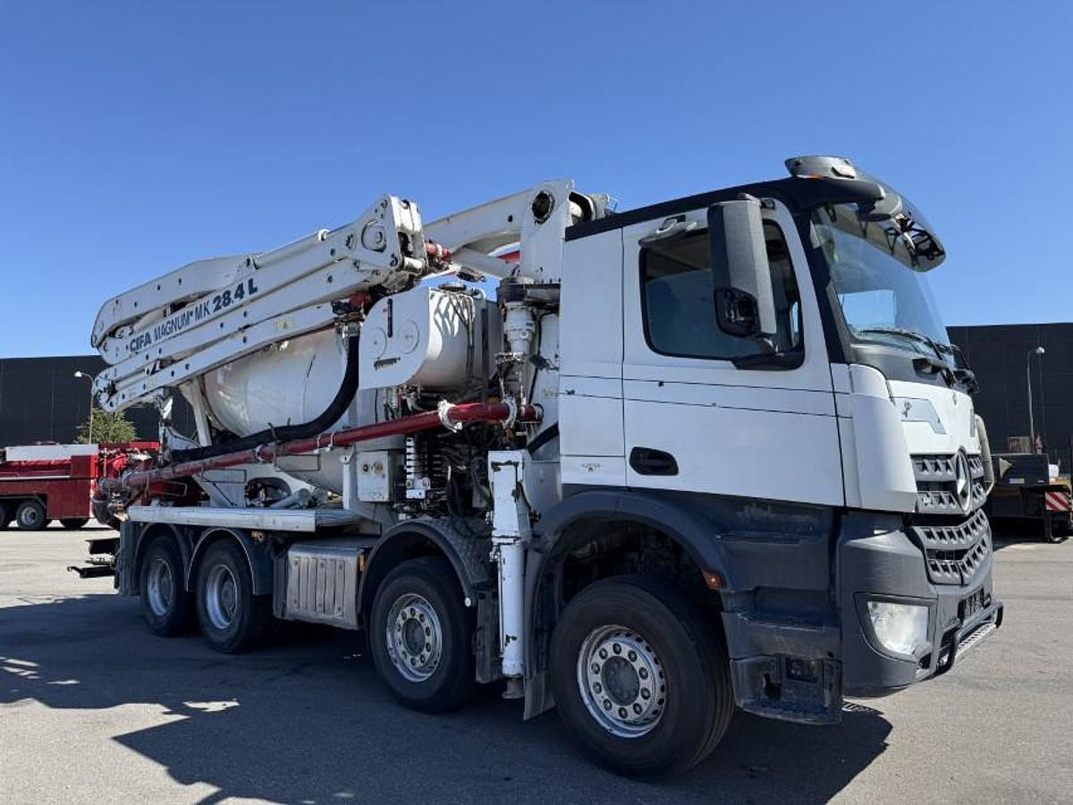 God Mercedes Arocs 3251 8x4 CIFA Magnum MK 28.4 L PUMI