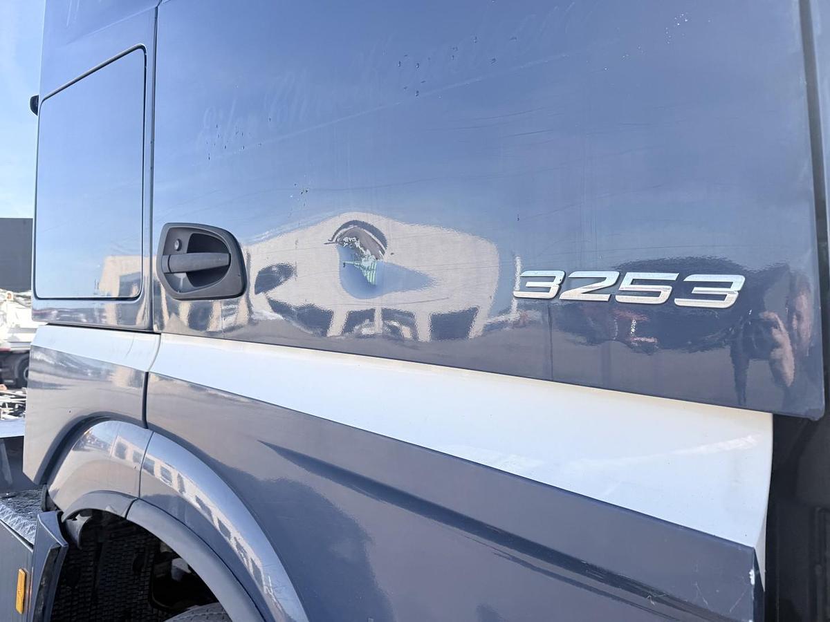 God Mercedes Arocs 3253 8x2*6 Euro 6 Chassis