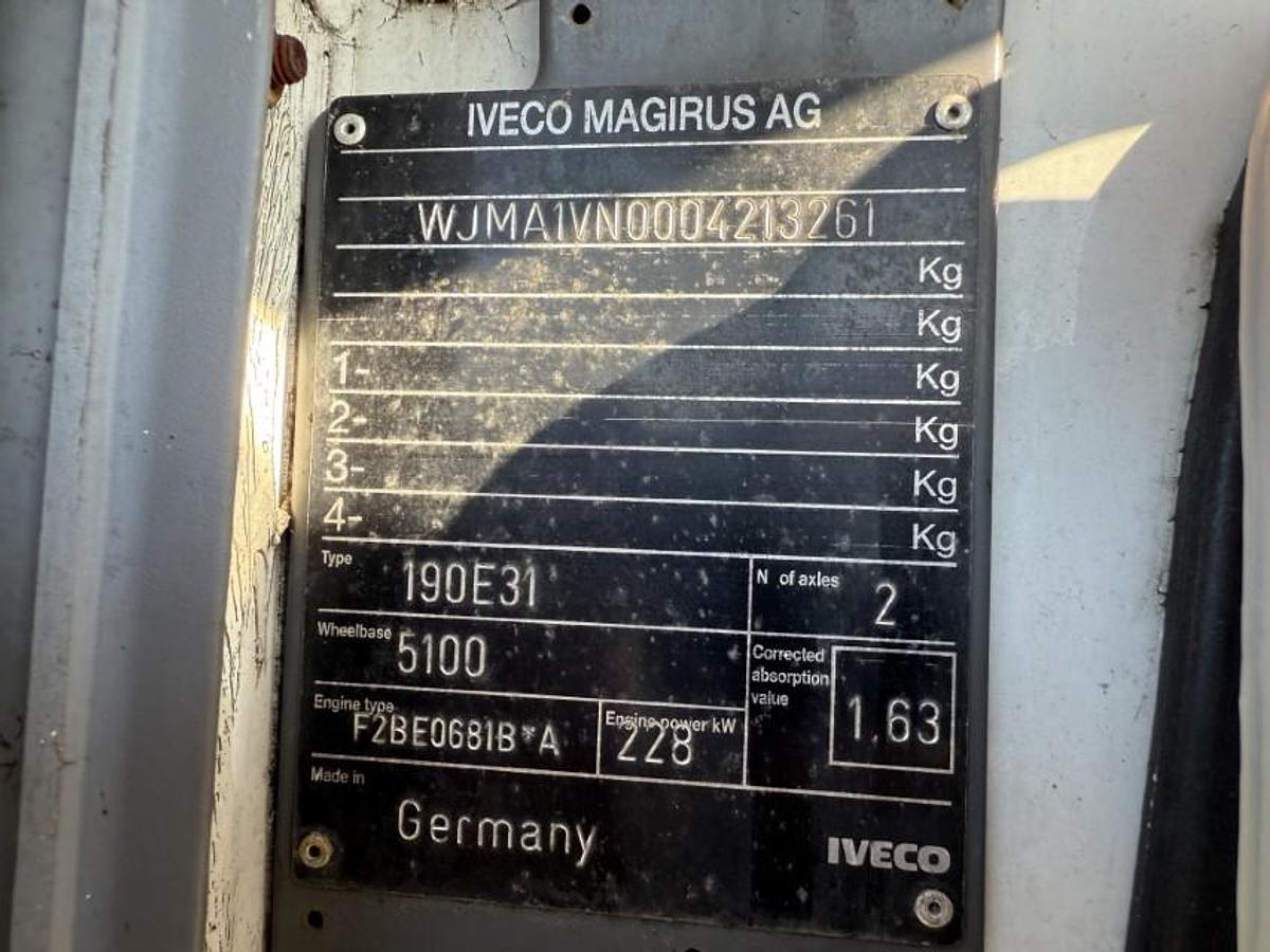 God 2001 Iveco EuroTech Cursor 190E31 4x2 Hejs / Kran HMF 1060 B3