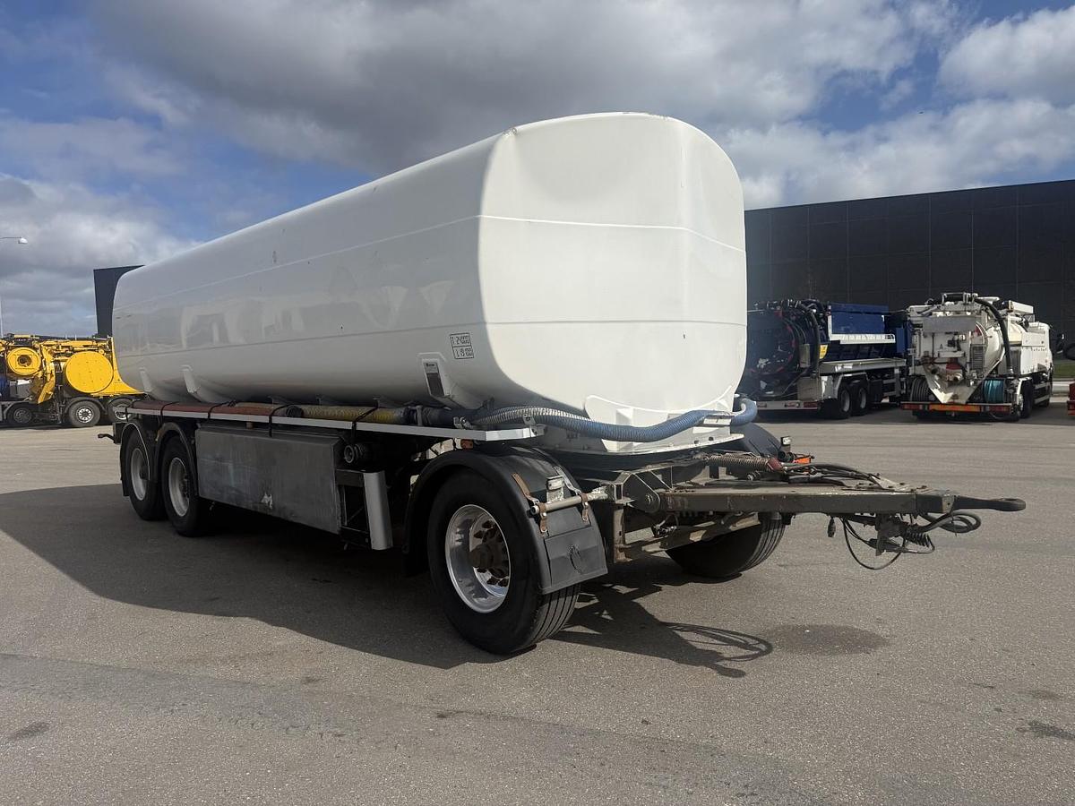 God 2005 HMK Bilcon 27.000 l. ADR 5 rum