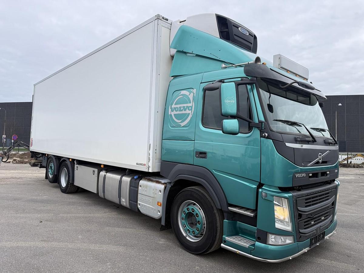 God 2014 Volvo FM330 6x2*4 Carrier Supra 1050 Nordic
