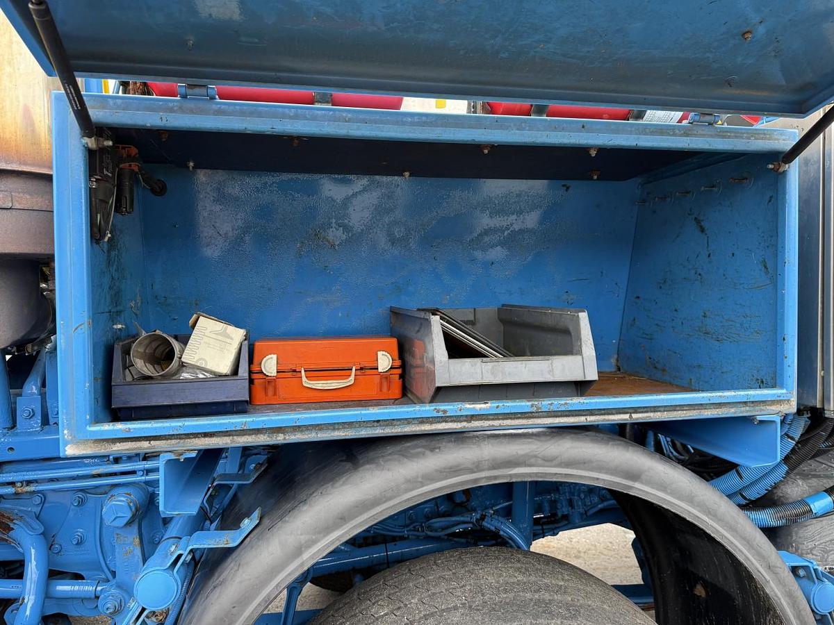 God 1999 Mercedes Actros 4140 8x4 KOKS MEGAVAC 8000 ADR 13.500 l. Rustfri stål