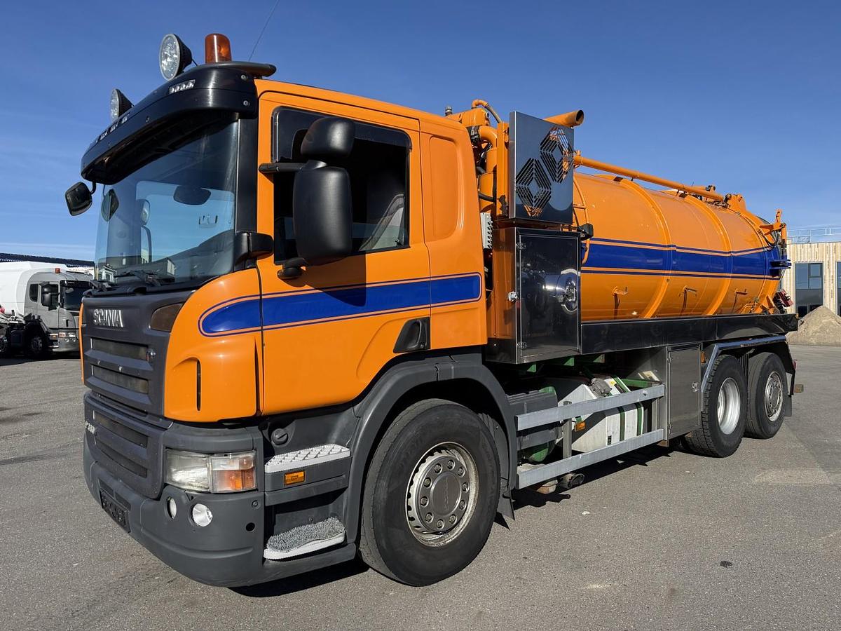 Meget god Scania P360 6x2*4 12.500 l. Korp & Son