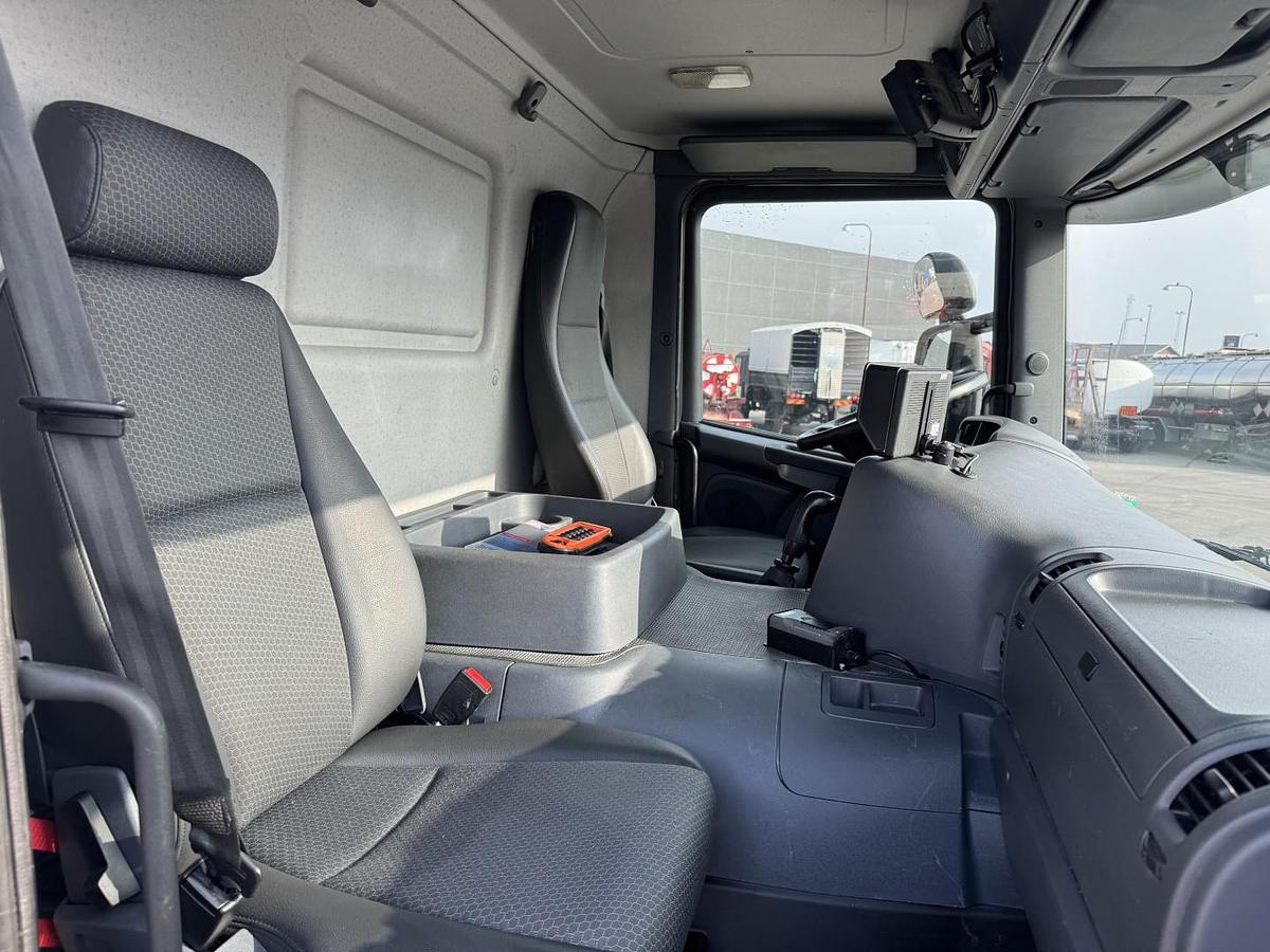 Meget god Scania P320 4x2 Hvidtved Larsen 7000 L Kombi