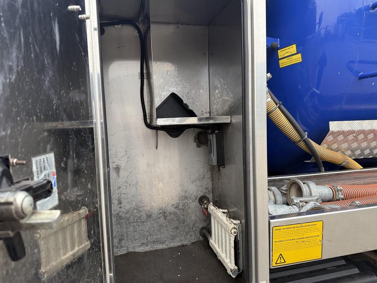 Meget god 2010 Volvo FM420 6x2*4 Interconsult 12.700 l. Rustfri Euro 5