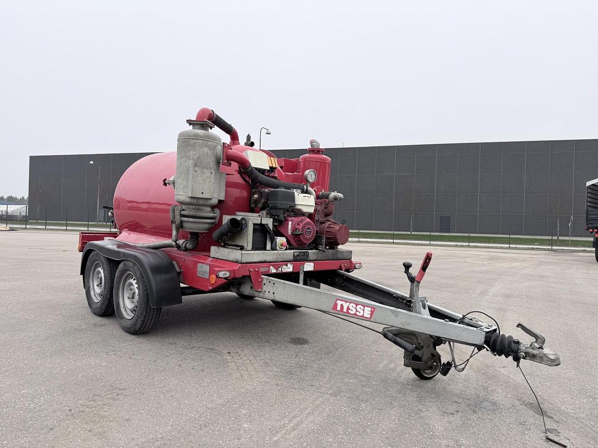 God 2021 Tysse Nomek Minislamsuger / 1500 L Rustfri tank Trailer