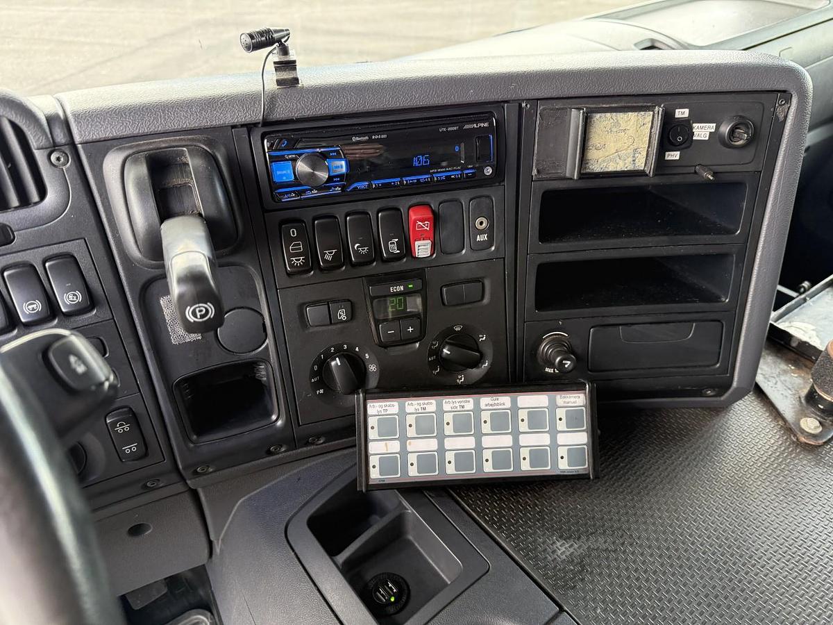 God 2010 Scania P400 8x2*6 24.000 l. ADR Euro 5