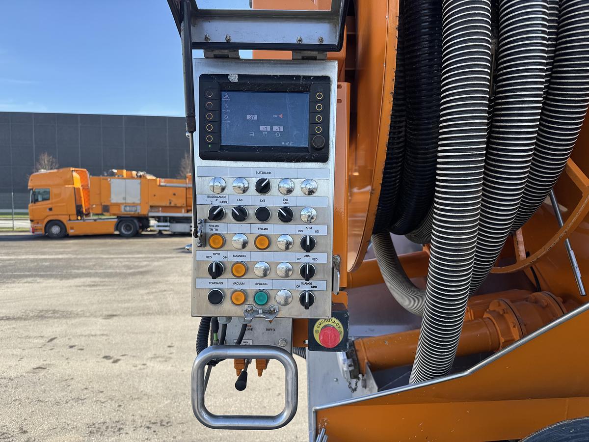 Meget god Mercedes Actros 1833 4x2 Bucher FlexLine C60