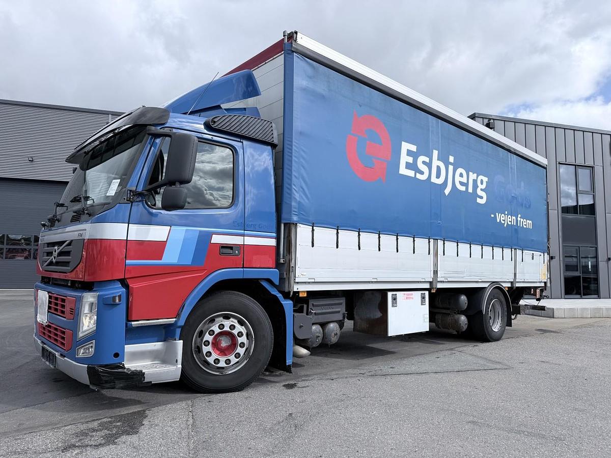 God Volvo FM 330 7,7 m 4x2 Fragtlad & lift