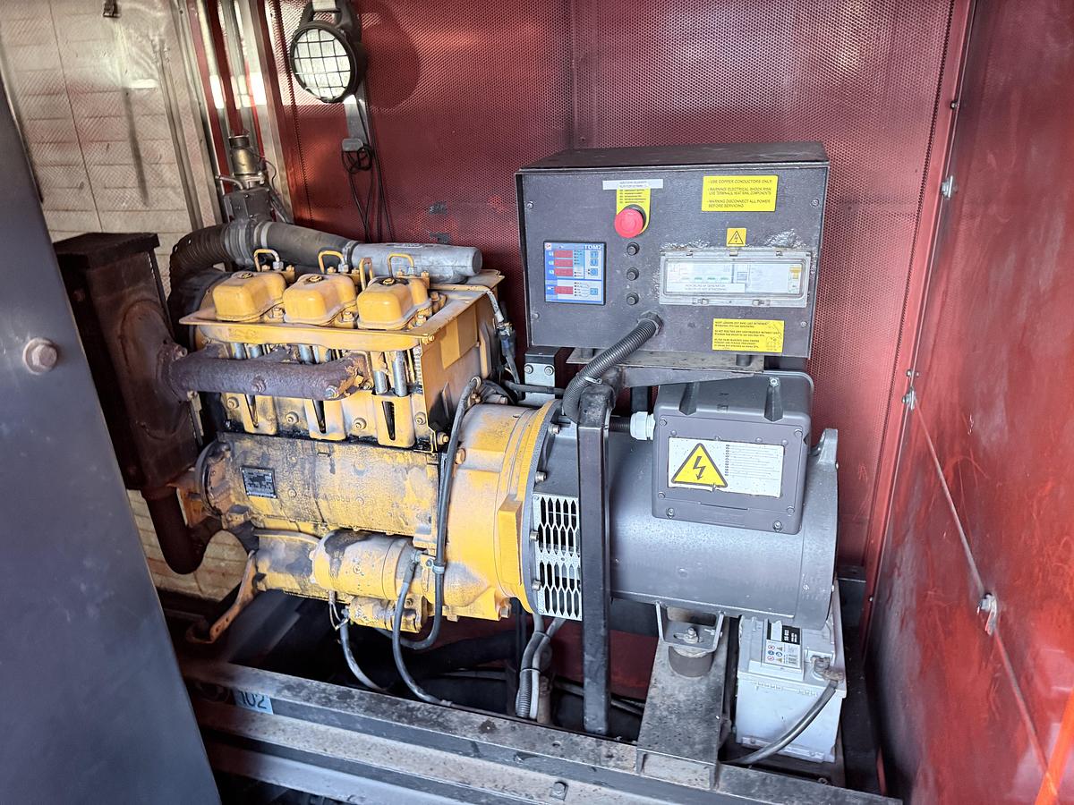 God Krone 3 akslet Boxtrailer 1000 bar højtryksanlæg med Kamat pumpe 186 L/min. Deutz V8.