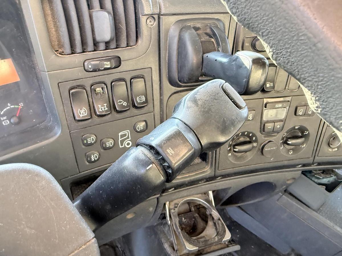 God Scania R380 4x2 Knæklad med hydraulisk rampe