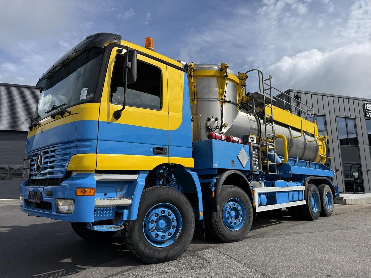 God MB Actros 4140 8x4 KOKS MEGAVAC 8000 ADR 13.500 l. Rustfri stål Tørsuger