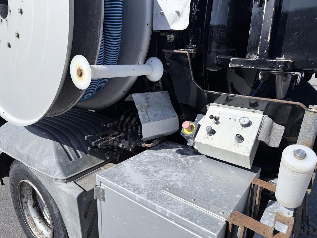 God Mercedes Atego 1224 4x2 Hvidtved Larsen Cityflex 204