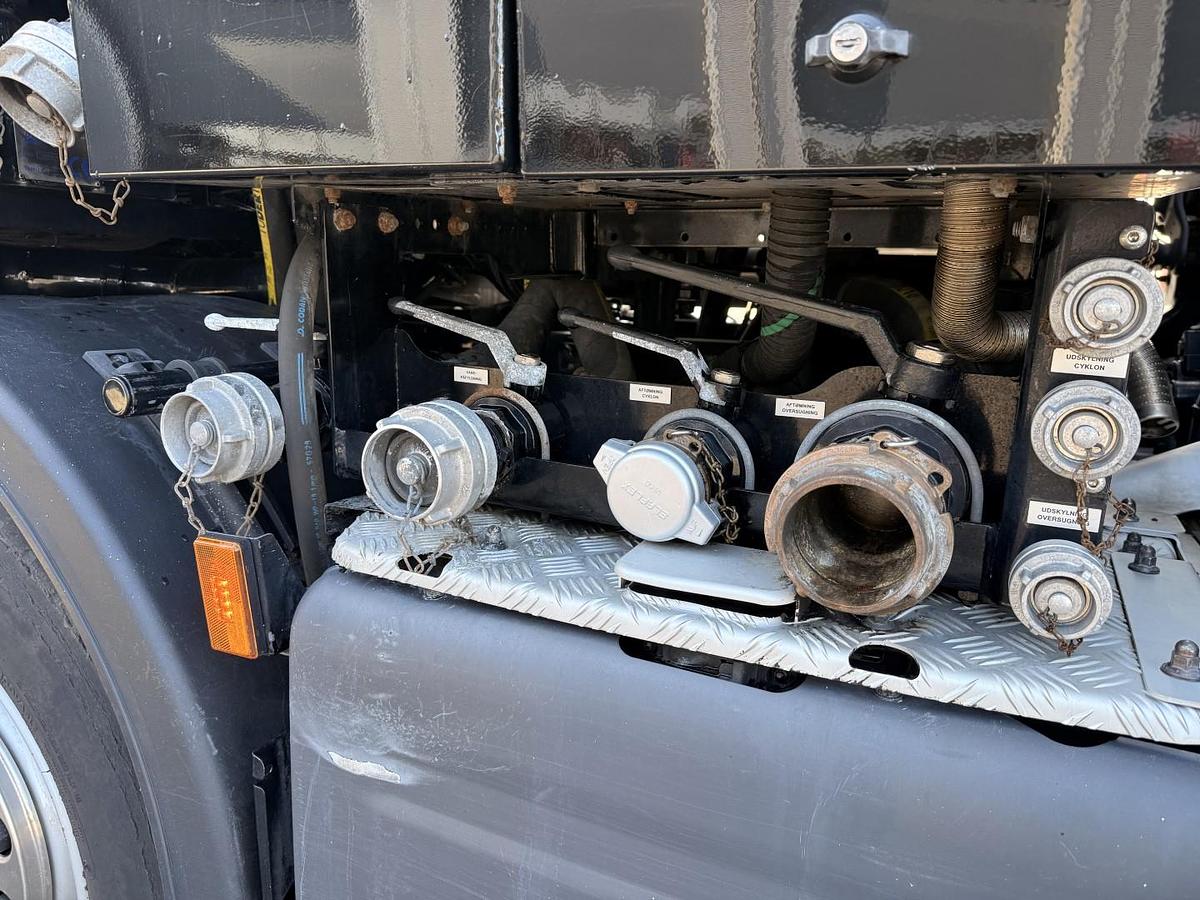 Meget god Scania P450 8x2*6 Hvidtved Larsen FlexLine 414 ADR