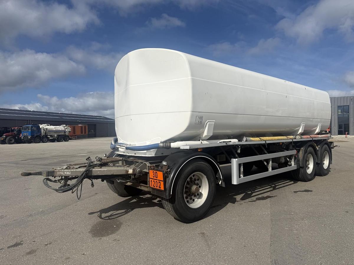 God 2005 HMK Bilcon 27.000 l. ADR 5 rum