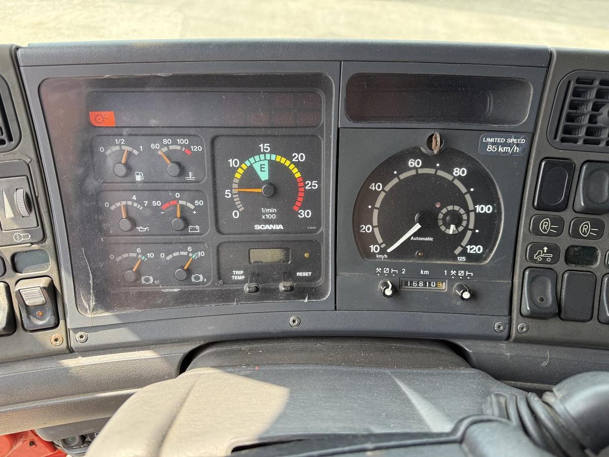 God Scania P94/260 4x2 NZ SLS590 Kombi 8.400 l.