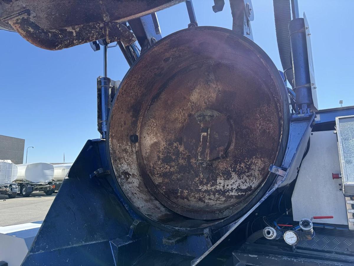 God 2005 Scania P310 4x2 Hvidtved Larsen Flexline 207