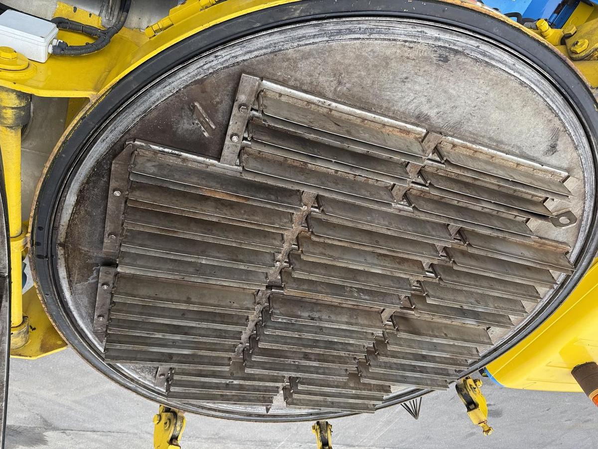 God 1999 Mercedes Actros 4140 8x4 KOKS MEGAVAC 8000 ADR 13.500 l. Rustfri stål