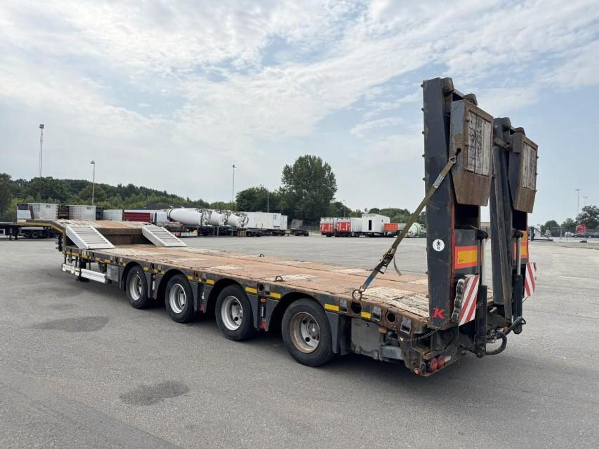 God Kässbohrer 4 akslet Udtrækkelig Maskintrailer