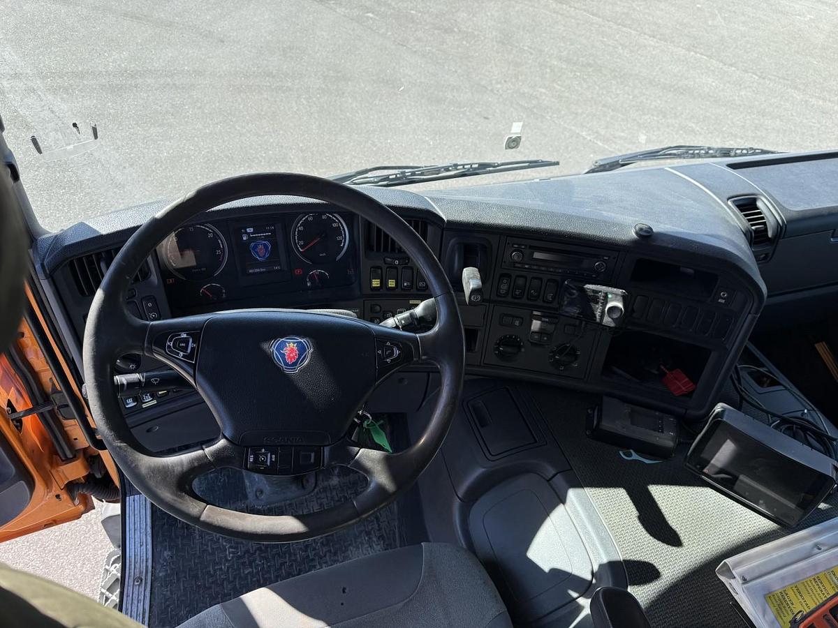 Meget god Scania P360 6x2*4 12.500 l. Korp & Son