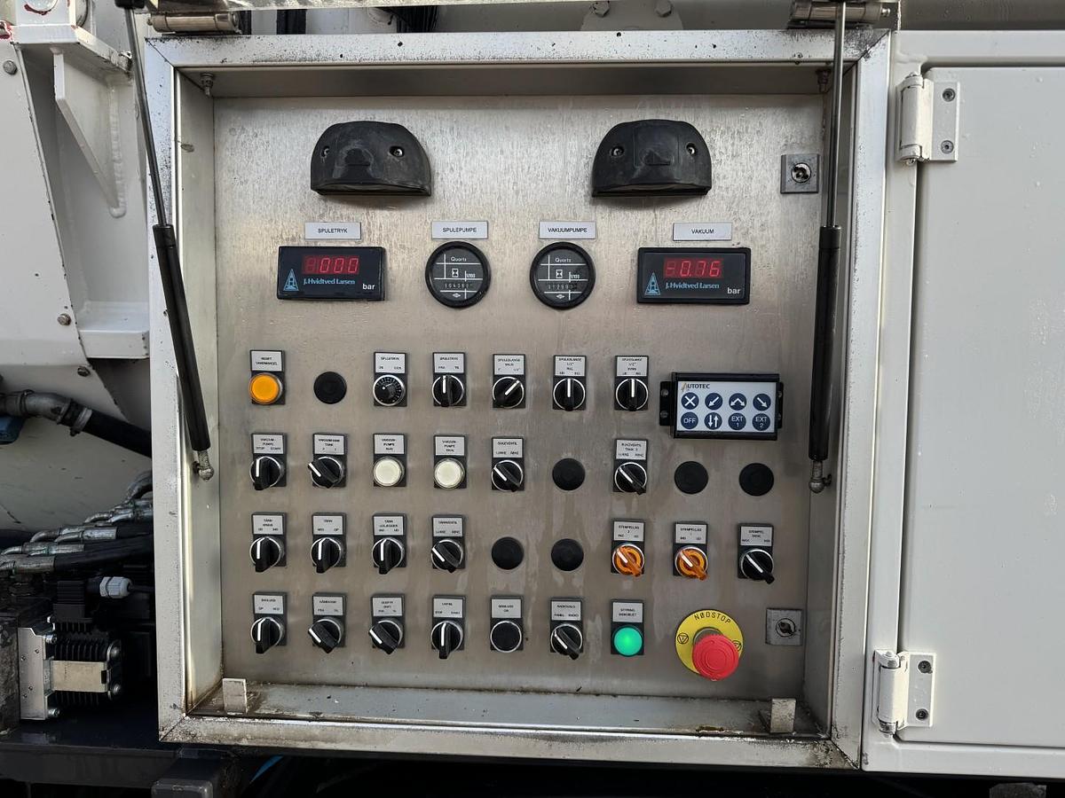 Meget god Scania P320 4x2 Hvidtved Larsen 7000 L Kombi