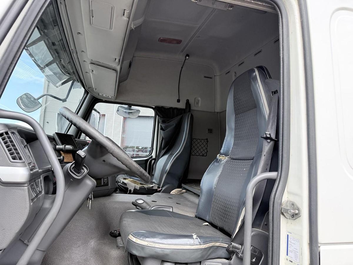 God 2012 Volvo FM 330 6x2*4 Sideåbning 8,7 m