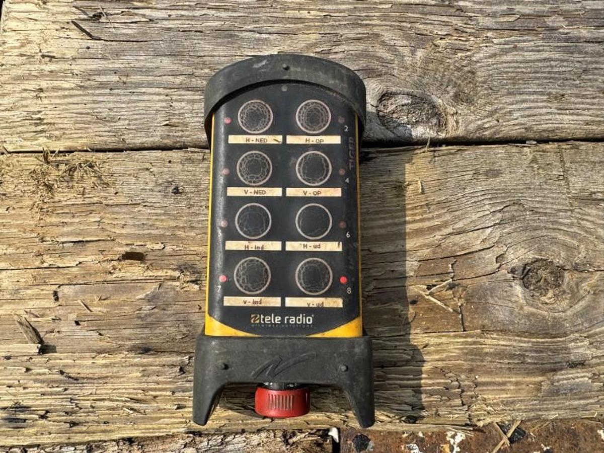 God Kässbohrer 4 akslet Udtrækkelig Maskintrailer