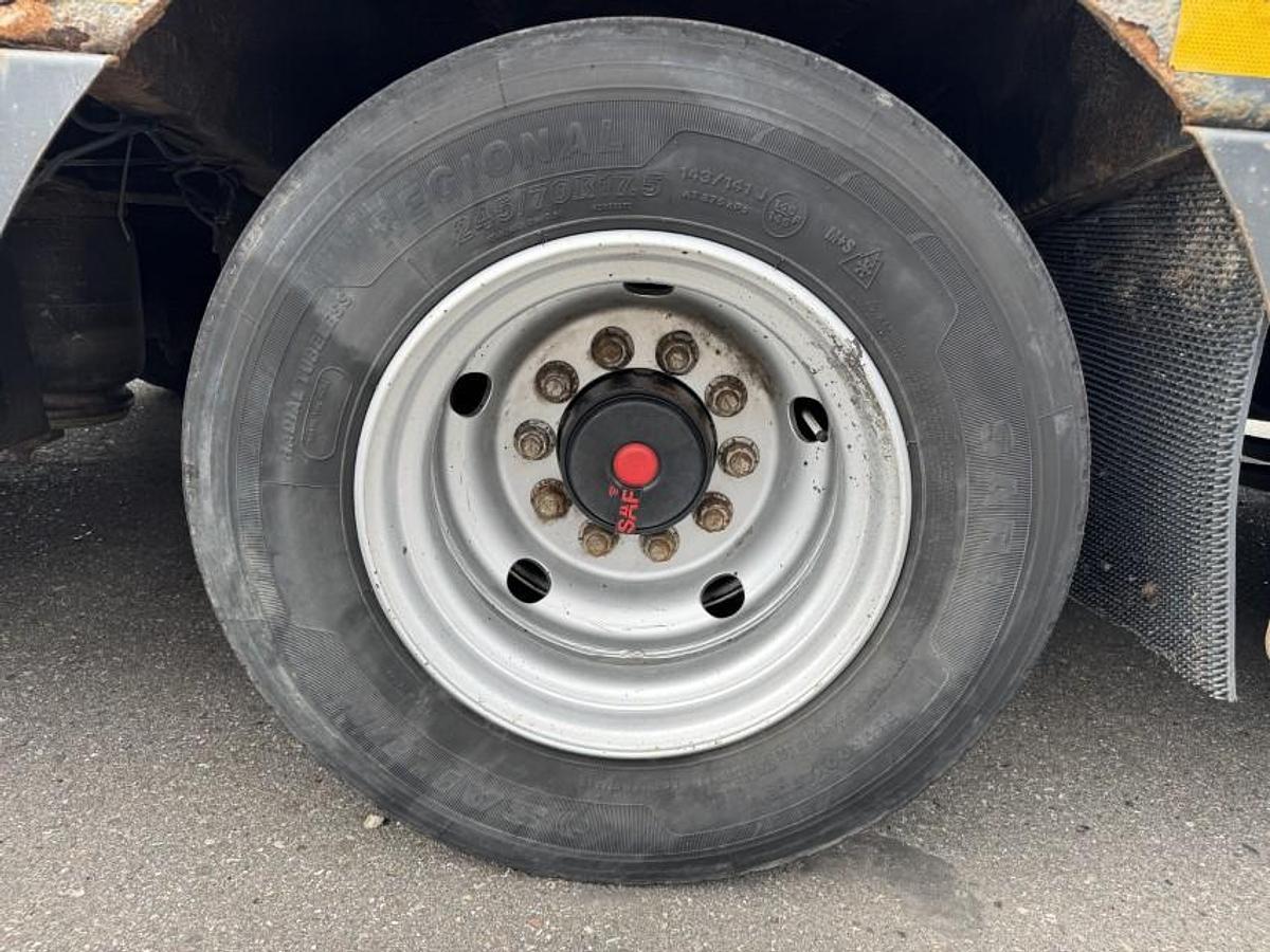 God Kässbohrer 4 akslet Udtrækkelig Maskintrailer