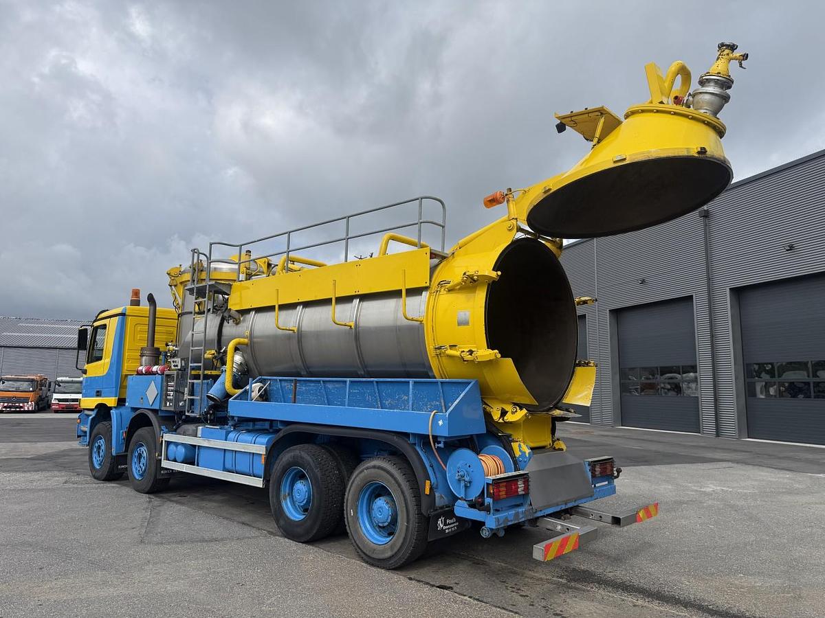God MB Actros 4140 8x4 KOKS MEGAVAC 8000 ADR 13.500 l. Rustfri stål Tørsuger