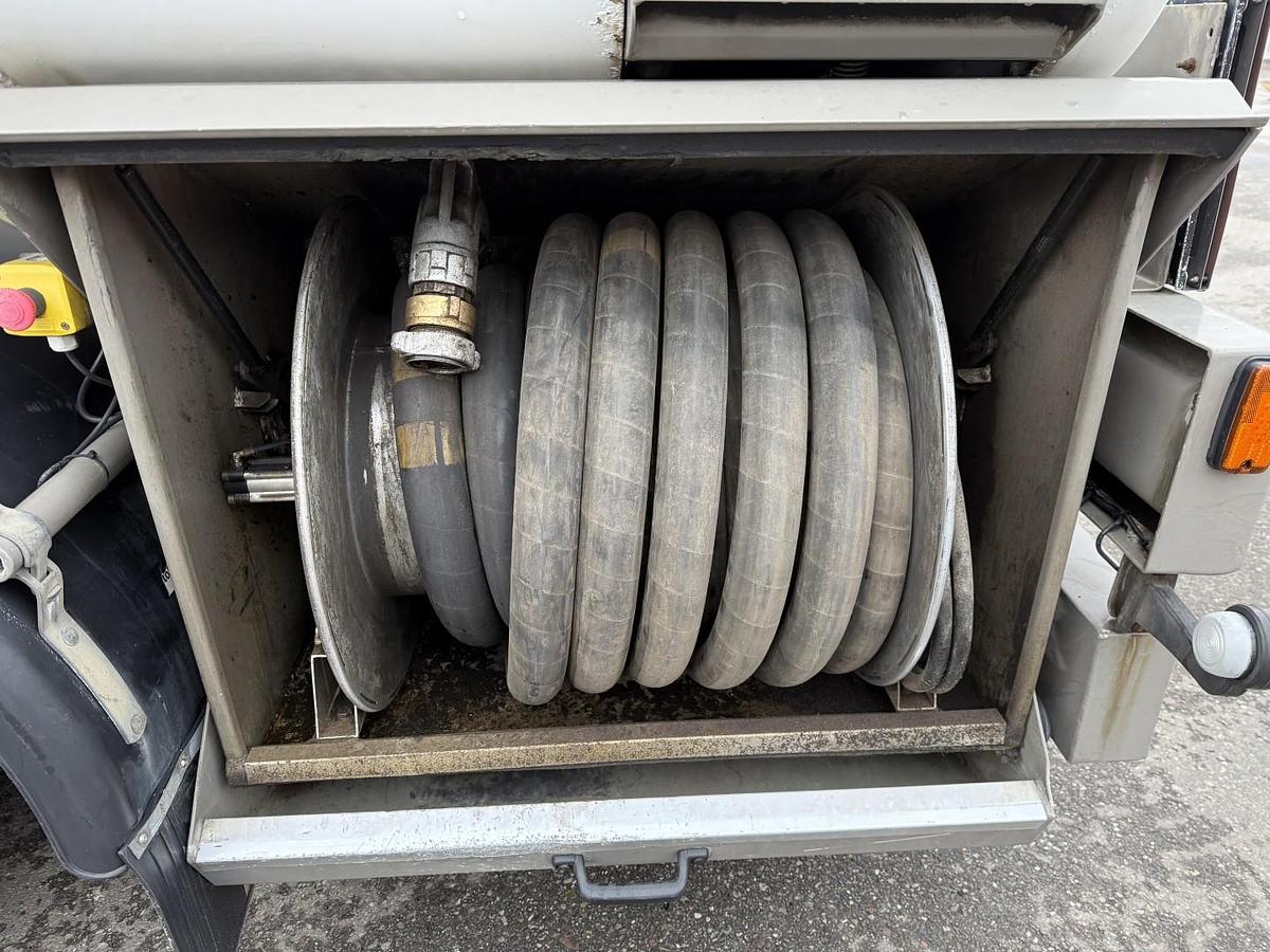 God 2007 HMK Bilcon TS2 33.000 l. ADR