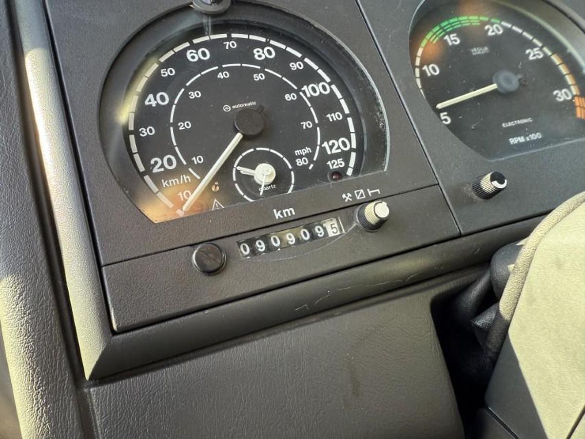 God 2001 Iveco EuroTech Cursor 190E31 4x2 Hejs / Kran HMF 1060 B3