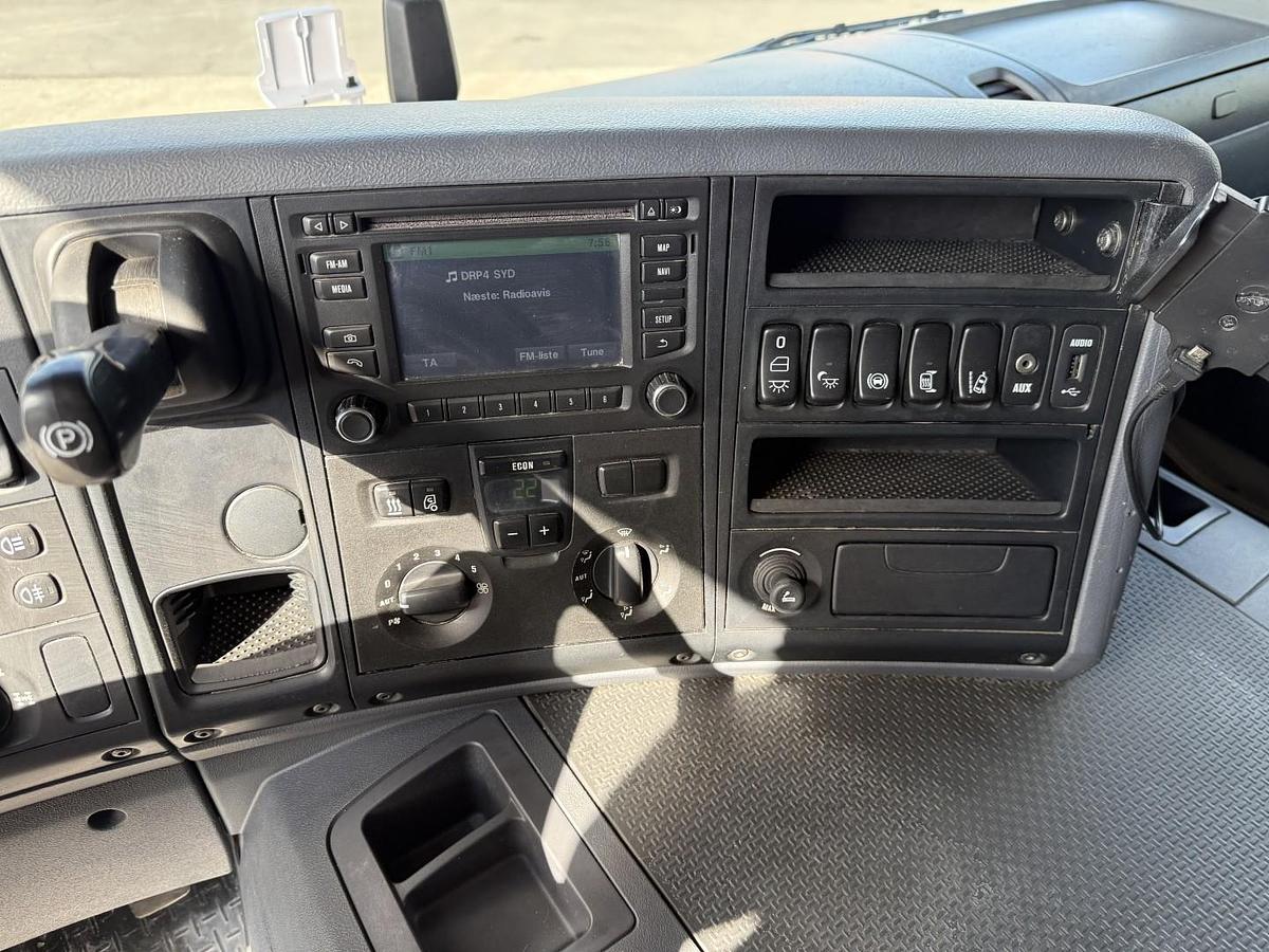 God Scania P370 6x4 Liebherr THP140H 24 M4 XH